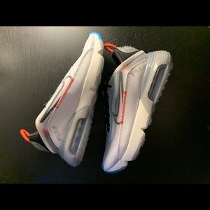 🆕 Nike Air Max 2090